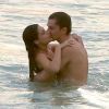 Klebber Toledo e Luisa Arraes protagonizaram cenas românticas de 'Jovens', nova série da Globo