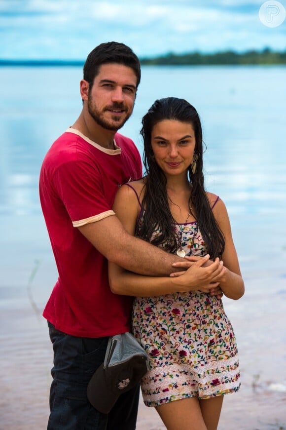 Ritinha (Isis Valverde) se casa com Zeca (Marco Pigossi) sem contar que está grávida, com medo de que ele não acredite que é o pai, na novela 'A Força do Querer', a partir de 12 de abril de 2017