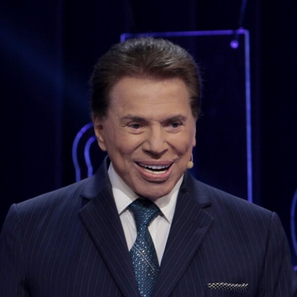 Silvio Santos brincou dizendo que vai contratar Fernando Collor de Mello e Dilma Rousseff para comandarem o 'SBT Brasil', disse o colunista Ricardo Feltrin, nesta sexta-feira, 7 de abril de 2017: 'Ele é bonito, fala bem'