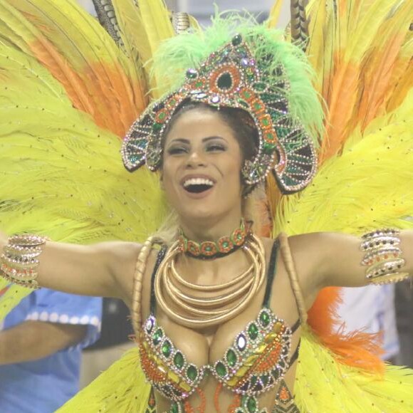 Lexa estreou no carnaval este ano como musa da Vila Isabel e já recebeu convites para 2018: 'Ser rainha de bateria é uma baita responsabilidade. Já achava como musa uma responsabilidade gigantesca'