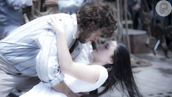 Anna (Isabelle Drummond) e Joaquim (Chay Suede) se casam depois de terem sua primeira noite de amor, na novela 'Novo Mundo'