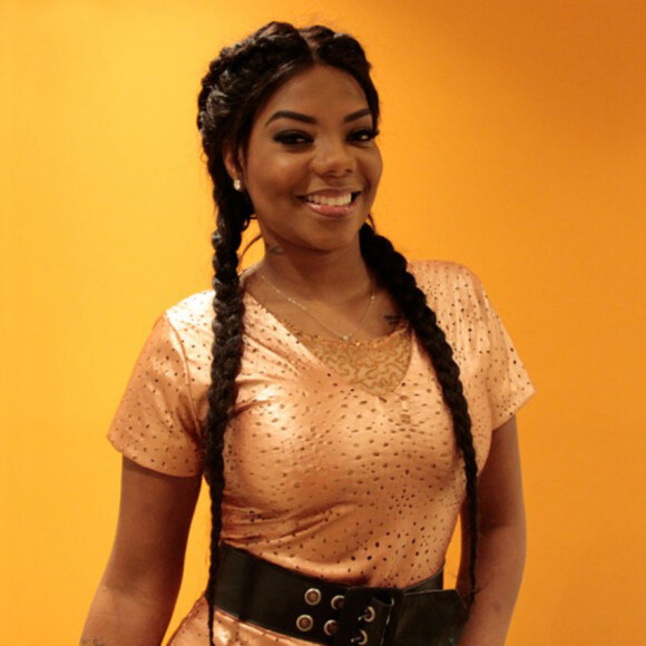 Ludmilla fez uma aquisição pra lá de luxuosa: a cantora tem na garagem um Porsche avaliado em R$ 400 mil