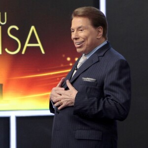 Silvio Santos dividiu a opinião dos internautas na web por suas alfinetadas nos famosos no 'Troféu Imprensa', como a chamada na jornalista Rachel Sheherazade e chamou Dilma Rousseff de feia, na noite deste domingo (9)