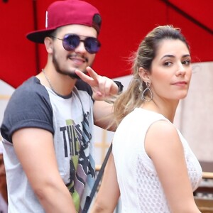 'Não sei se antes dos 30, mas 30 é uma boa idade. Confio plenamente que sim. Vejo essa maternidade na Jade. Sinto que é a mulher que escolhi', acrescentou Luan Santana