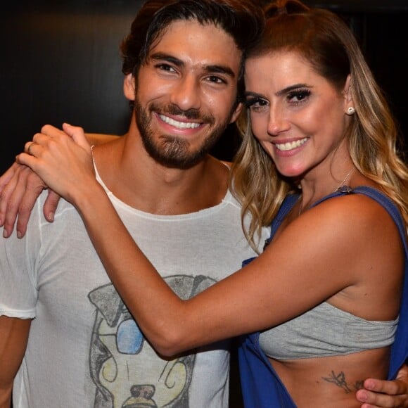 Maria Flor é fruto da união de Deborah Secco com Hugo Moura