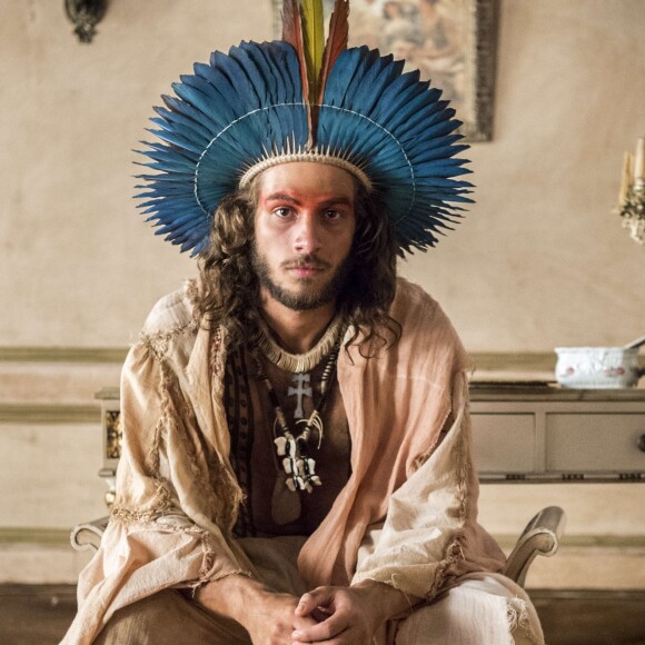 Joaquim (Chay Suede) esconde de Anna (Isabelle Drummond) que já é casado com Elvira (Ingrid Guimarães), na novela 'Novo Mundo'