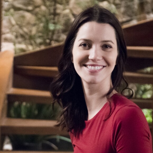 Júlia (Nathalia Dill) se livra das acusações de tráfico e garante sua liberdade definitivamente, na novela 'Rock Story'
