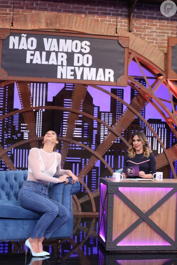 Primeira convidada do 'Lady Nigth', programa de Tatá Werneck, Bruna Marquezine participou do quadro 'Não vamos falar do Neymar', na noite desta segunda-feira, 10 de abril de 2017