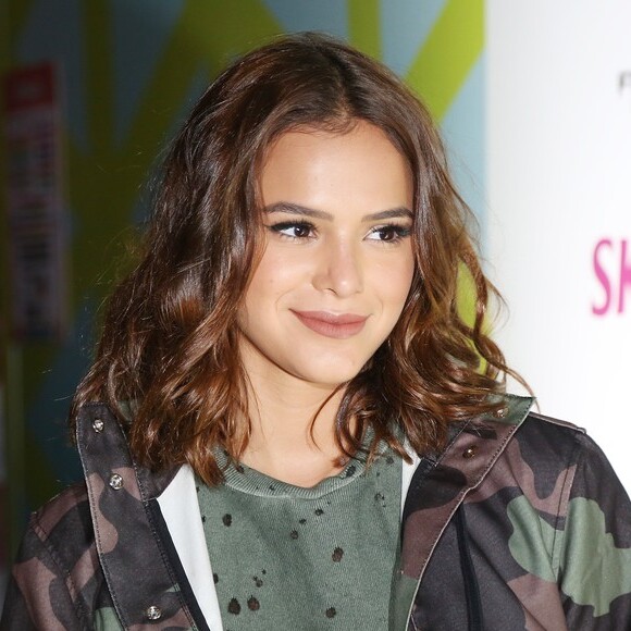 Com ano sabático longe da televisão, Bruna Marquezine diz que não gosta de ficar sem trabalhar: 'Eu gosto muito de trabalhar, não gosto de ficar parada. Foi gostoso fazer a série, é muito legal fazer a obra fechada, você conhece o personagem do início ao fim, a trajetória dele que te dá a possibilidade de criar mais'