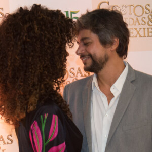 Juliana Alves posou em clima de romance com o namorado, o diretor Ernani Nunes