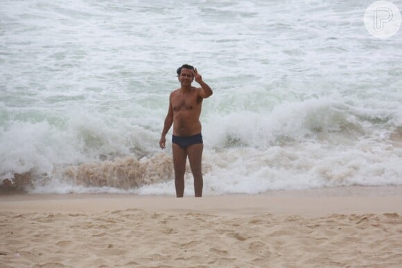 Marcos Palmeira rodou cenas para 'Os Dias Eram Assim' na praia de Grumari, Zona Oeste da cidade do Rio de Janeiro