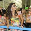 Juliana Paes escolhe um vestido customizado para o segundo dia de desfiles das escolas de samba do Rio