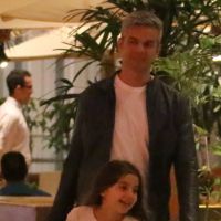 Otaviano Costa leva a filha, Olívia, para jantar em restaurante japonês. Fotos!