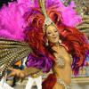 Ticiane Pinheiro surpreende com fantasa ousada no desfile da Vila Isabel, no Rio