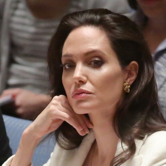 De acordo com a publicação, o eleito por Angelina Jolie é um empresário filantropista britânico que ela conheceu no último ano, em Londres