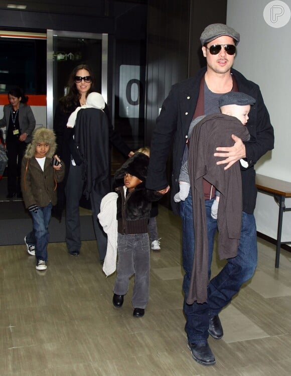 Angelina Jolie e Brad Pitt disputam a guarda dos seis filhos: Maddox, de 15 anos, Pax, de 13, Zahara, de 12, Shiloh, de 10, e os gêmeos Knox e Vivienne, de 8 anos