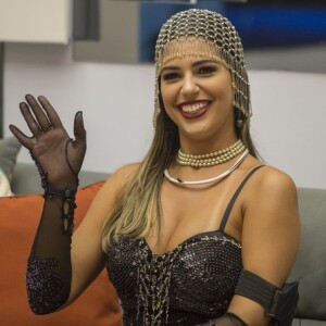 Vivian recebeu elogios do apresentador Tiago Leifert por sua trajetória na casa do 'Big Brother Brasil 17': 'Uma gigante'