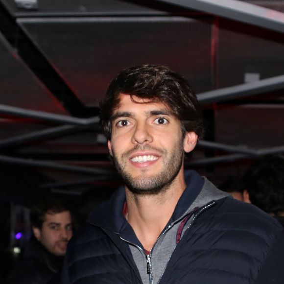 Kaká foi criticado por foto com a namorada, Carol Dias: 'Triste por você, meu irmão! Casamento é um só... pare de viver essa mentira... volte pra sua esposa... reconstrua seu casamento...'