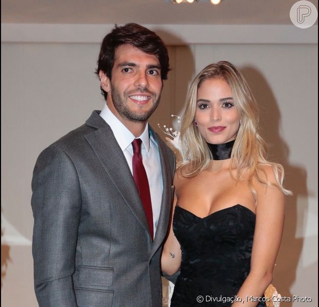 Kaká posa com namorada e se irrita com fã que criticou divórcio nesta sexta-feira, dia 14 de abril de 2017