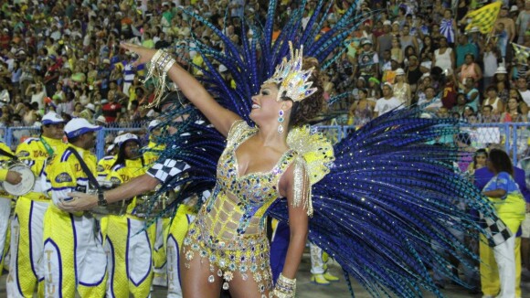 Carnaval: Juliana Alves chora e cai no samba no desfile da Unidos da Tijuca
