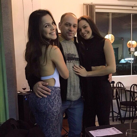 Emilly, Mayla e o pai, Volnei, fizeram um passeio de barco neste sábado, 15 de abril de 2017