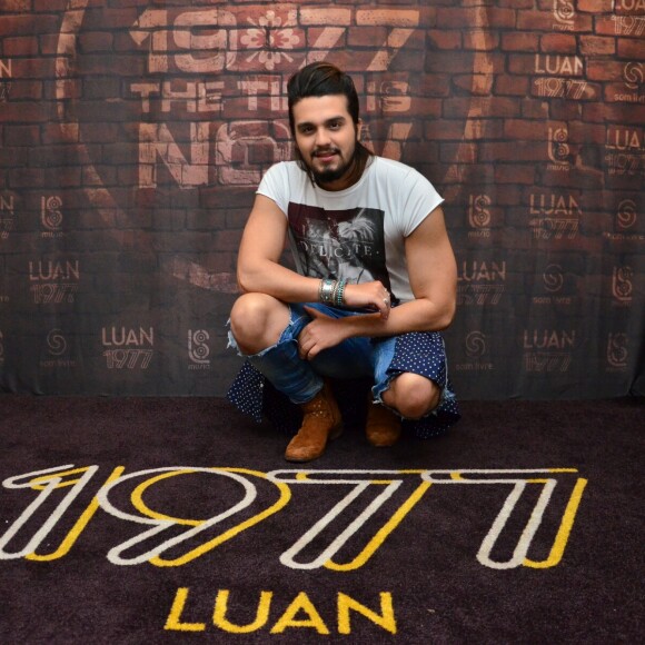 Luan Santana cantou as músicas de seu novo trabalho, '1977'