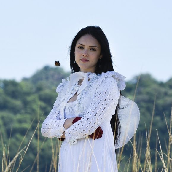 Isabelle Drummond ajudou a criar seu figurino em 'Novo Mundo', como contou em entrevista ao 'Gshow' neste domingo, dia 16 de abril de 2017