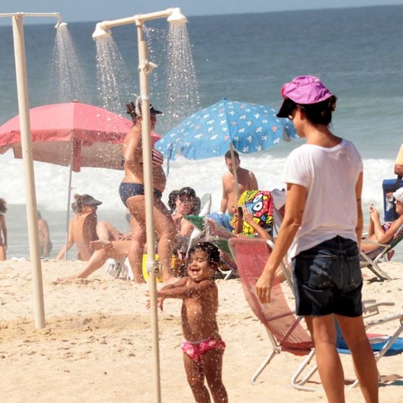 Carolina Ferraz está com 49 anos