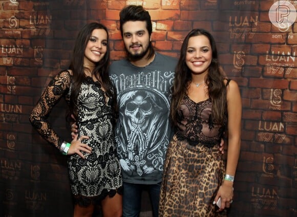 Emilly araújo e Mayla tietam Luan Santana após show do cantor no Rio