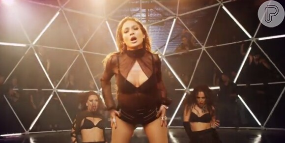 Jennifer Lopez aparece sensual e com pouca roupa no clipe 'Adrenalina'