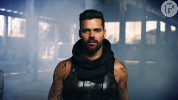 Ricky Martin lança clipe 'Adrenalina'; cantor está de viagem marcada para o Brasil para gravar outro clipe com música que traz tema da Copa do Mundo
