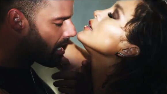 Ricky Martin e Jennifer Lopez formam casal quente em novo clipe