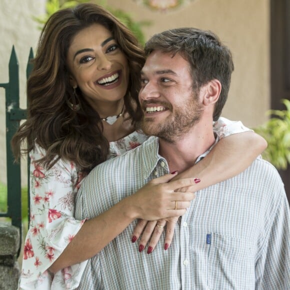 Caio (Rodrigo Lombardi) ficará incomodado com o romantismo entre sua ex-mulher, Bibi (Juliana Paes) e Rubinho (Emilio Dantas), na novela 'A Força do Querer', em 24 de abril de 2017