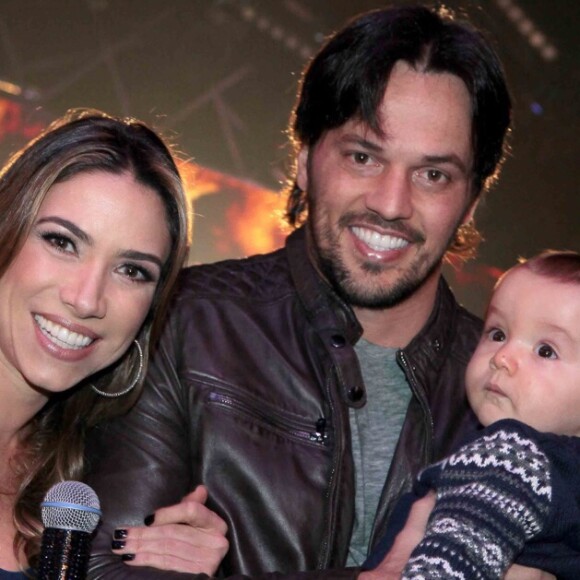 Patricia Abravanel e Fabio Faria vão se casar na mansão de Silvio Santos, diz a colunista Mônica Bergamo, do jornal 'Folha de S.Paulo', nesta quarta-feira, 19 de abril de 2017