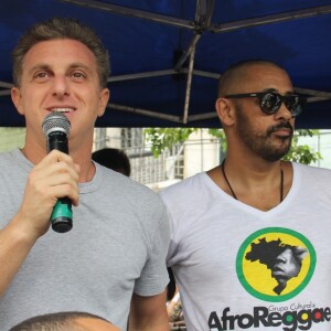 José Junior, líder do grupo Afro Reggae, afirmou que Luciano Huck tem sim vontade de se candidatar à presidente