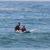 Isabella Santoni fez uma aula de surfe na praia do Recreio dos Bandeirantes
