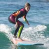 Isabella Santoni fez uma aula de surfe em praia do Rio na manhã desta quarta-feira, 19 de abril de 2017