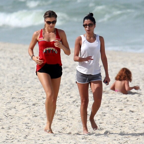 'Credo. Escrota. Pânico', reagiu Anna Lima ao ver a foto de barata enviada por Grazi Massafera