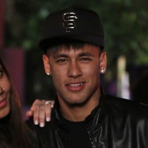 Além da irmã, a mãe de Neymar, Nadine também deixou uma mensagem de apoio para o filho