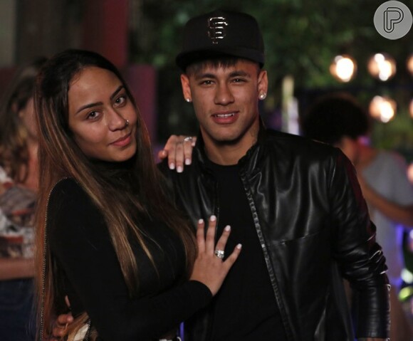 Além da irmã, a mãe de Neymar, Nadine também deixou uma mensagem de apoio para o filho