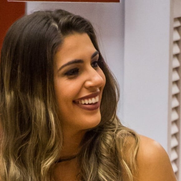 Vivian Amorim está tentando retomar sua rotina normal após deixar o 'BBB17'