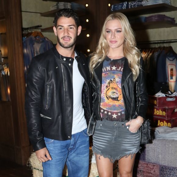 Fiorella Mattheis afirmou que o papel como prostituta foi aprovado por Alexandre Pato: 'Ele ficou superfeliz'