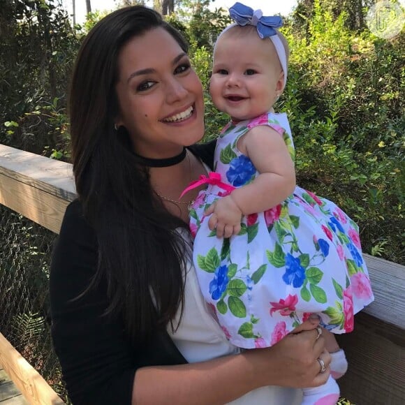 Thais Fersoza compartilhou no Instagram uma foto antiga em que ela aparece com a filha, Melinda