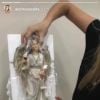 Andressa Suita ganha imagem de anjo de presente de padre, como mostrou em seu Instagram nesta quinta-feira, dia 20 de abril de 2017