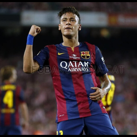 Neymar foi suspenso por três jogo após aplaudir ironicamente o juiz