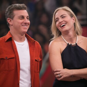 'Chovendo, domingo, sem ter o que fazer', explicou Luciano Huck sobre a dança com Angélica