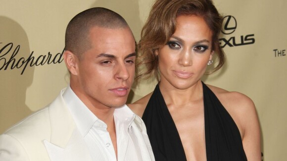 Jennifer Lopez afirma que superou o divórcio ao namorar Casper Smart