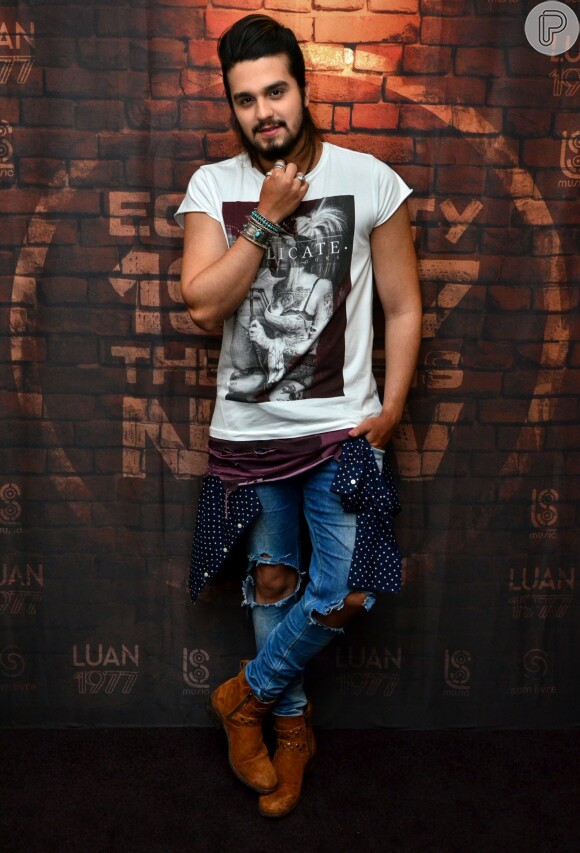 Luan Santana agradeceu o apoio dos fãs após o acidente em seu show em Catanduva, no interior de SP, em seu Instagram, nesta terça-feira, 25 de abril de 2017