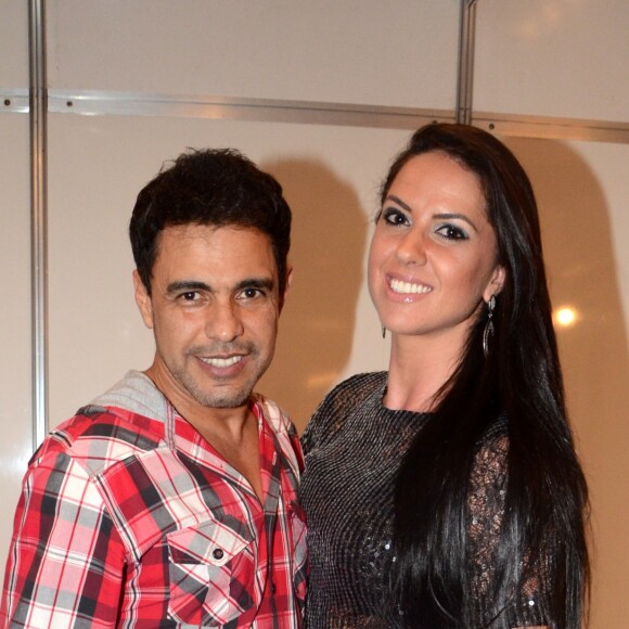 Zezé Di Camargo e Graciele Lacerda cantaram 'Sonhos de Amor' com banda