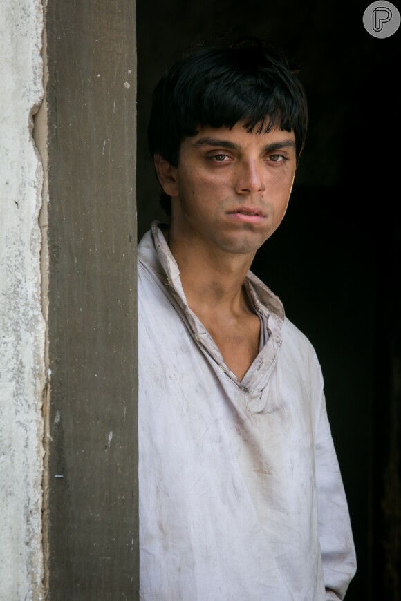Piatã (Rodrigo Simas) decide ir morar na aldeia dos Tucarés, na novela 'Novo Mundo'